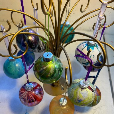 Workshop: A Taste of Marbling on Glass Baubles and Papers at The Maitland Art Center — Nov 9, 2026