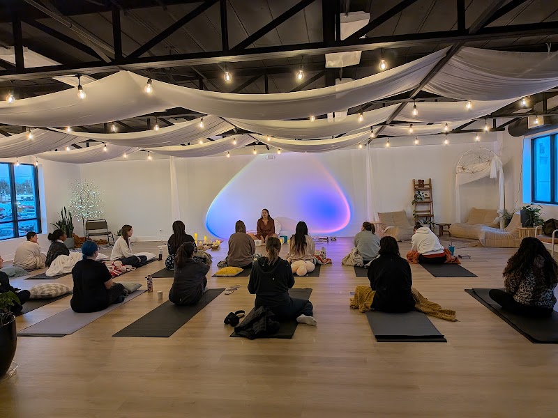 Yoga Moth