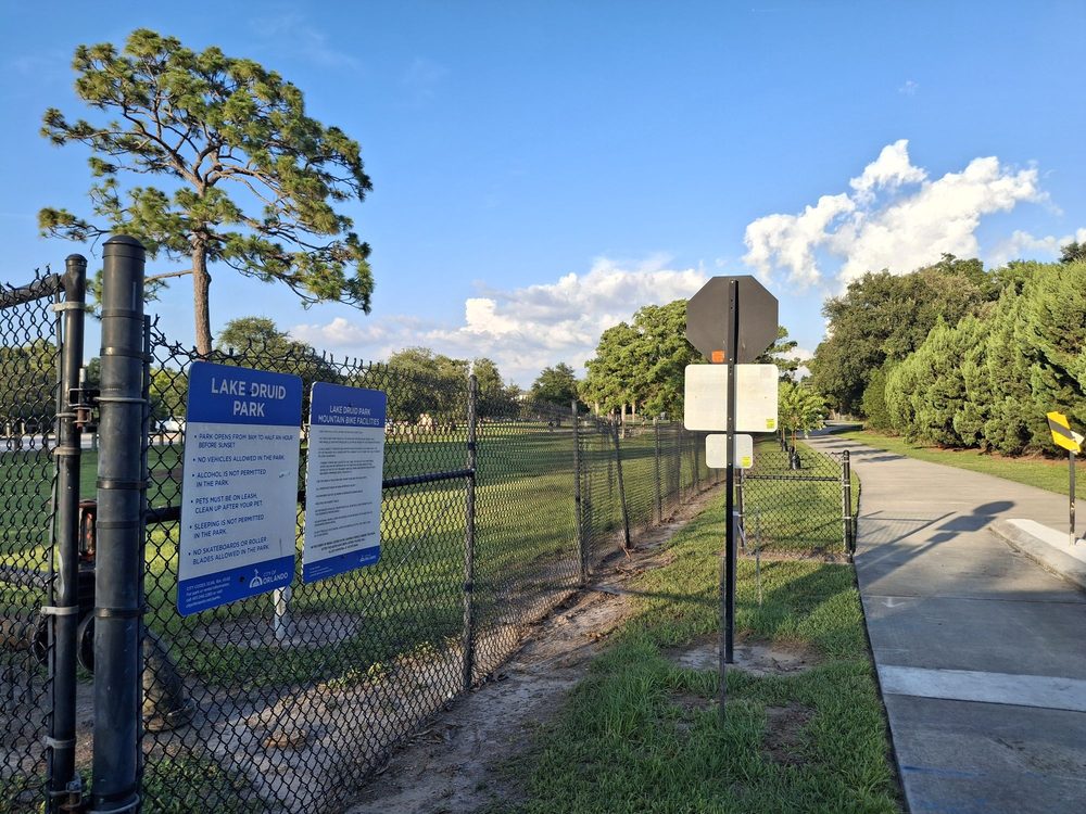 Lake Druid Park Dog Run