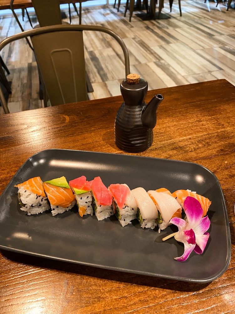 Touken Sushi - Hunters Creek