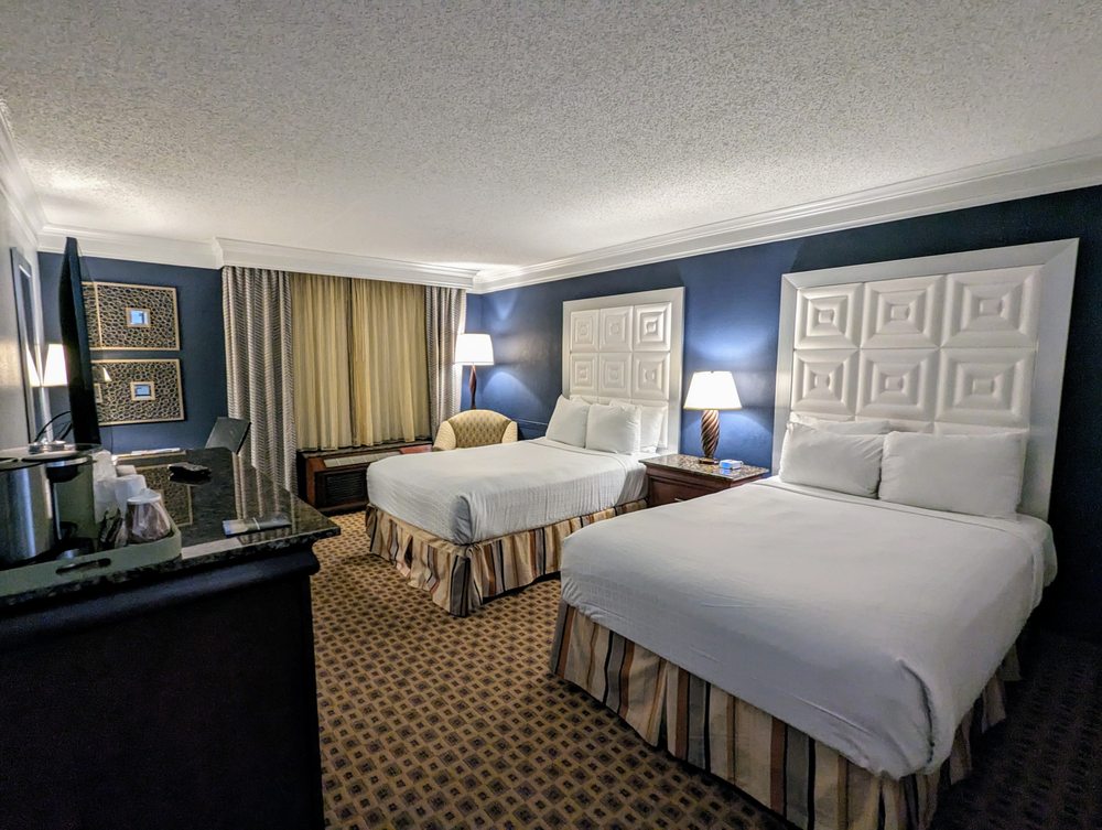 Rosen Plaza